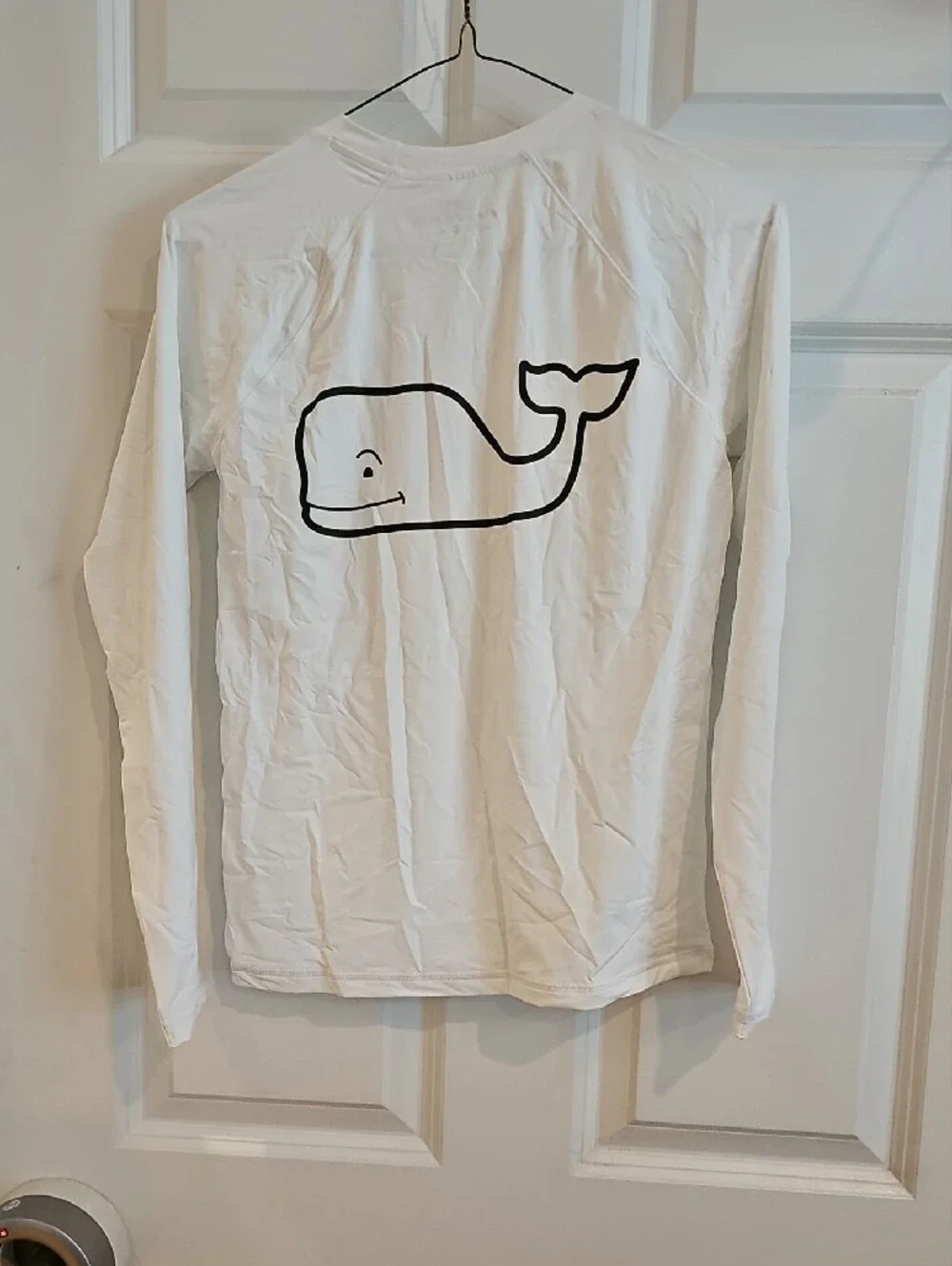 Vineyard Vines White Long-Sleeve Performance Swim UPF 50 Tee with Whale Logo L16